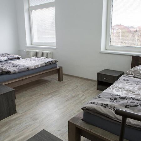 Kopacka Aparthotel Topoľčany Екстериор снимка