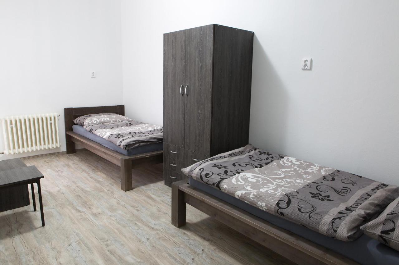 Kopacka Aparthotel Topoľčany Екстериор снимка