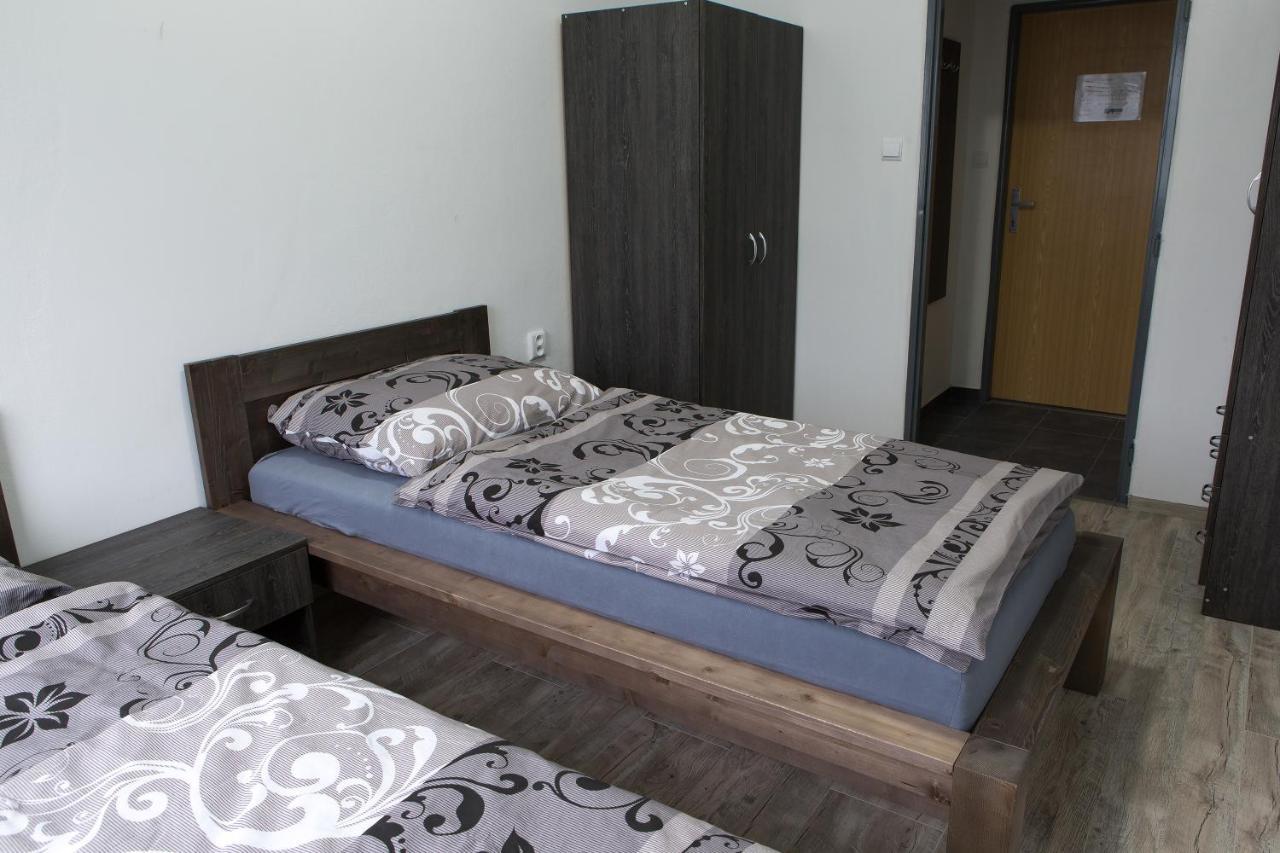 Kopacka Aparthotel Topoľčany Екстериор снимка